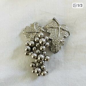 Silver Leaf and Pearl Cluster Brooch